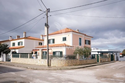 Moradia T4 para Venda em Azeitão (São Lourenço e São Simão)