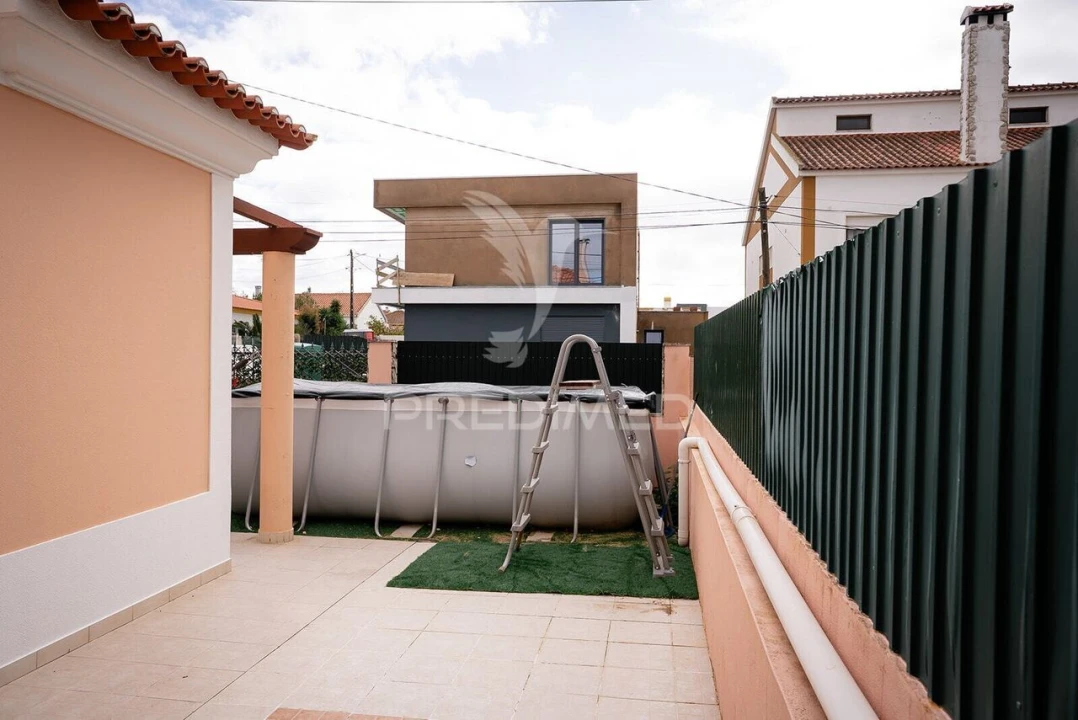 Moradia T4 para Venda em Azeitão (São Lourenço e São Simão) Foto 33