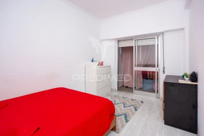 Apartamento T3 para Venda em Laranjeiro e Feijó