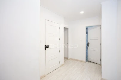 Apartamento T3 para Venda em Laranjeiro e Feijó