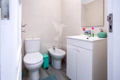 Apartamento T3 para Venda em Laranjeiro e Feijó