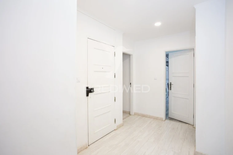 Apartamento T3 para Venda em Laranjeiro e Feijó Foto 7