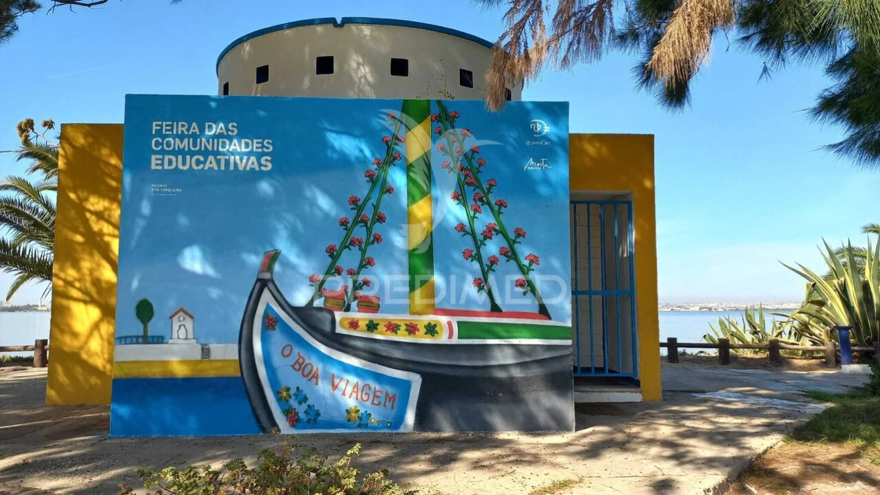 Apartamento T4 para Venda em Gaio-Rosário e Sarilhos Pequenos Foto 2