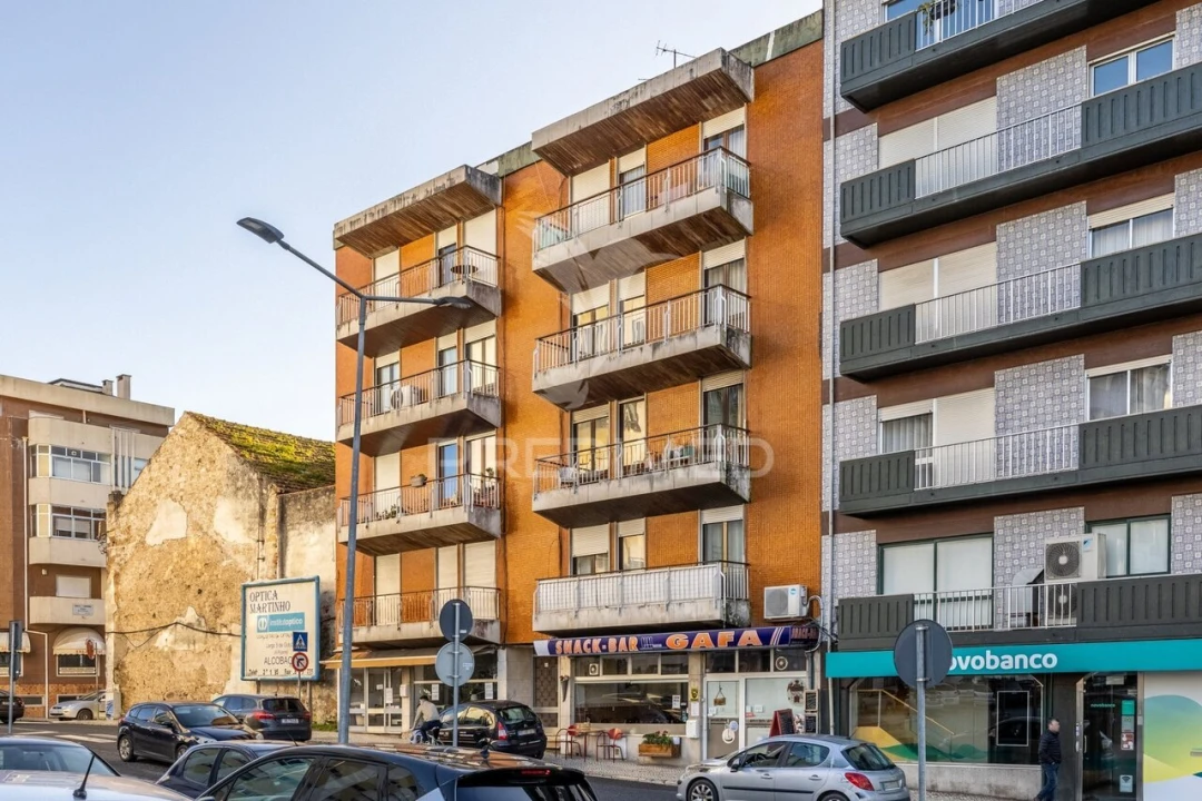 Apartamento T3 para Venda em Alcobaça e Vestiaria Foto 1