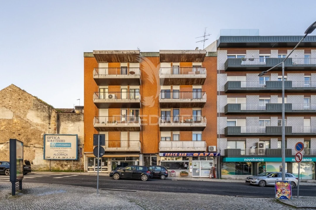 Apartamento T3 para Venda em Alcobaça e Vestiaria Foto 2