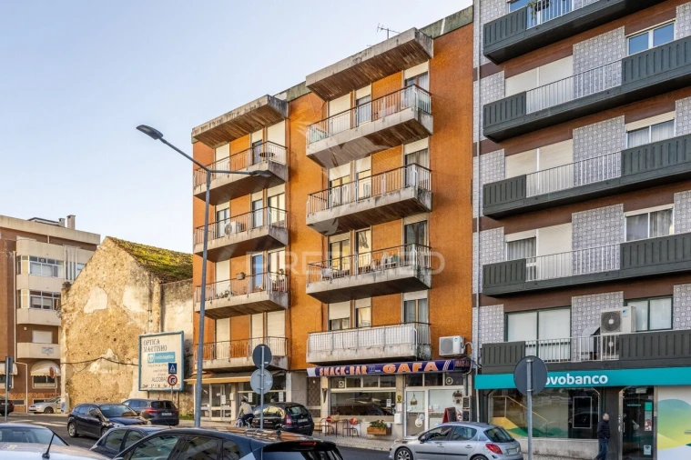 Apartamento T3 para Venda em Alcobaça e Vestiaria Foto 1