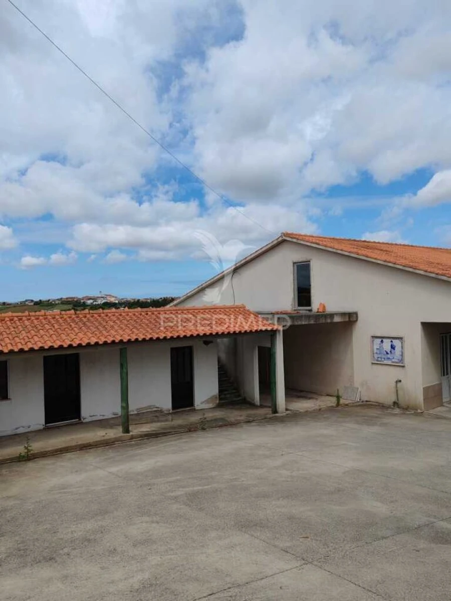 Armazém para Arrendamento em Alcobaça e Vestiaria Foto 5