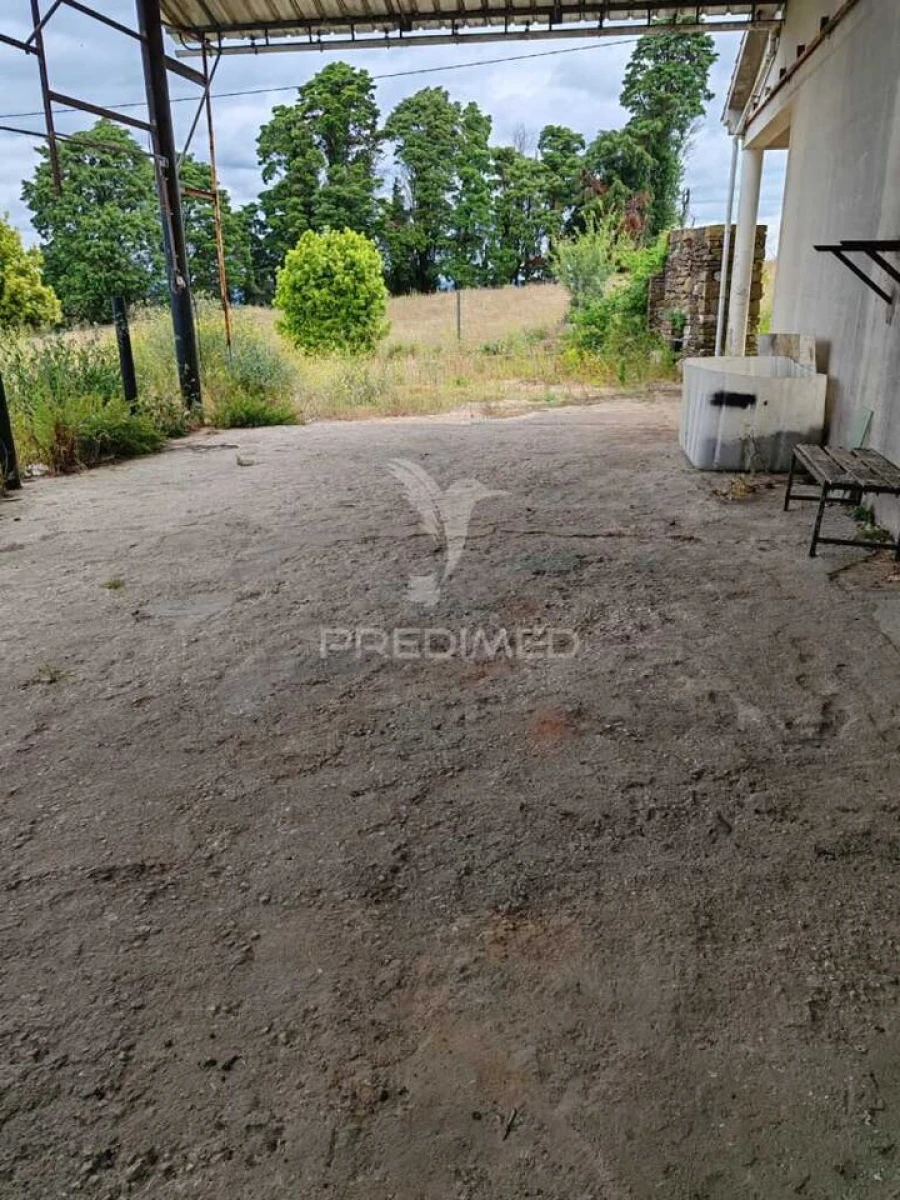 Armazém para Arrendamento em Alcobaça e Vestiaria Foto 6