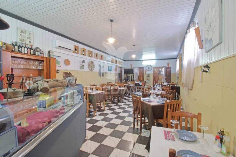 Moradia T4 para Venda em São Mateus da Calheta Foto 16