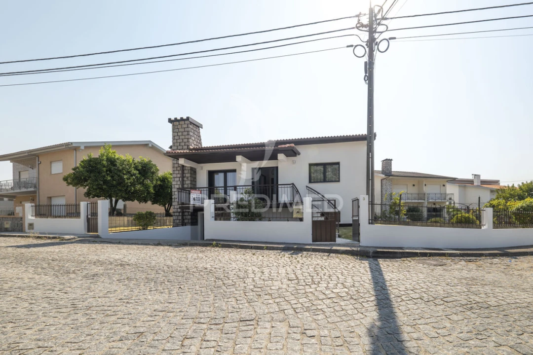 Moradia T3 para Venda em Amares e Figueiredo Foto 35