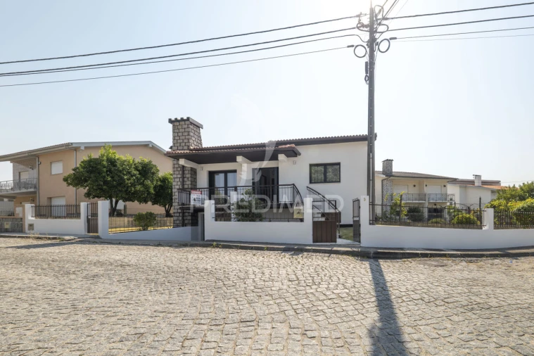 Moradia T3 para Venda em Amares e Figueiredo Foto 35