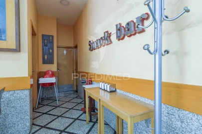 Loja para Trespasse em Lordelo do Ouro e Massarelos