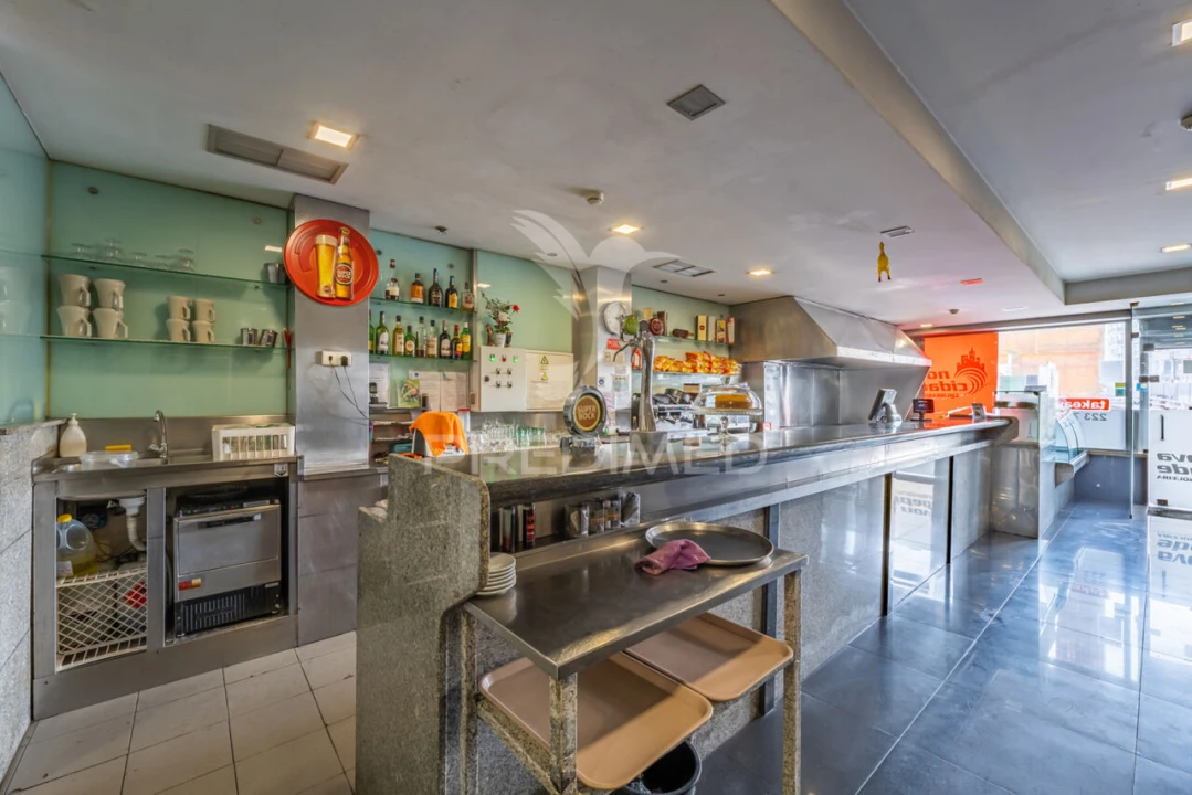 Loja para Trespasse em Santa Marinha e São Pedro da Afurada Foto 4