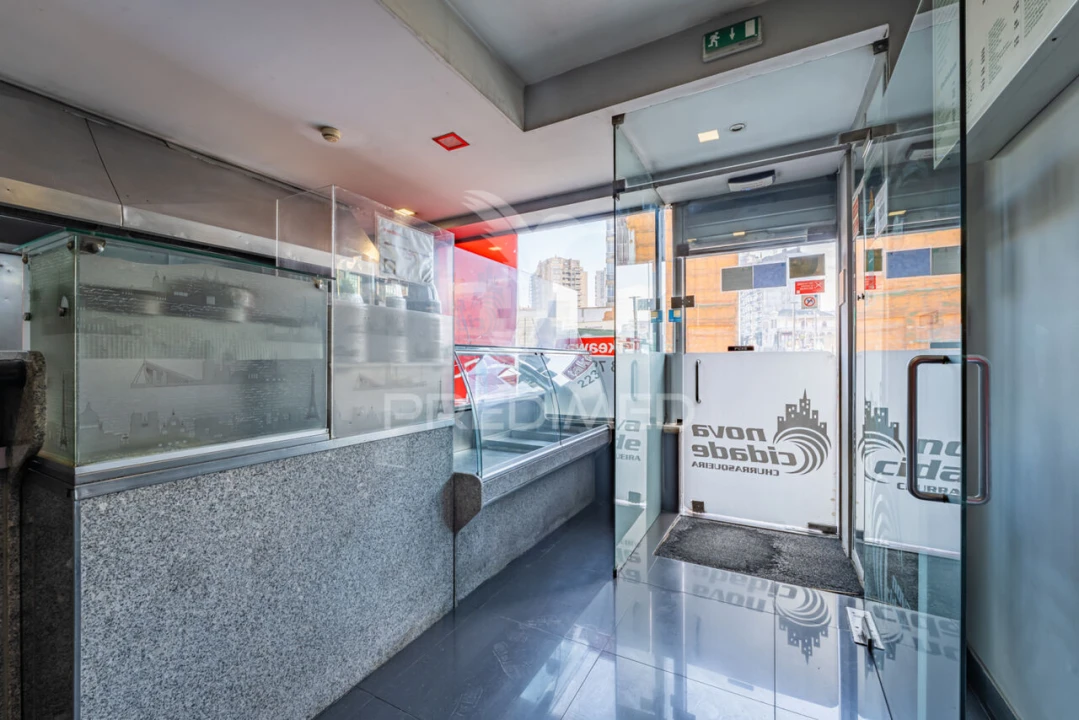 Loja para Trespasse em Santa Marinha e São Pedro da Afurada Foto 1