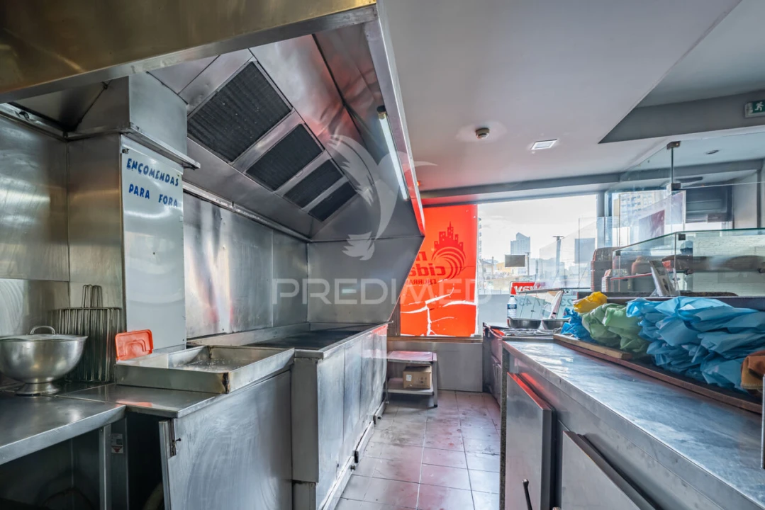 Loja para Trespasse em Santa Marinha e São Pedro da Afurada Foto 2