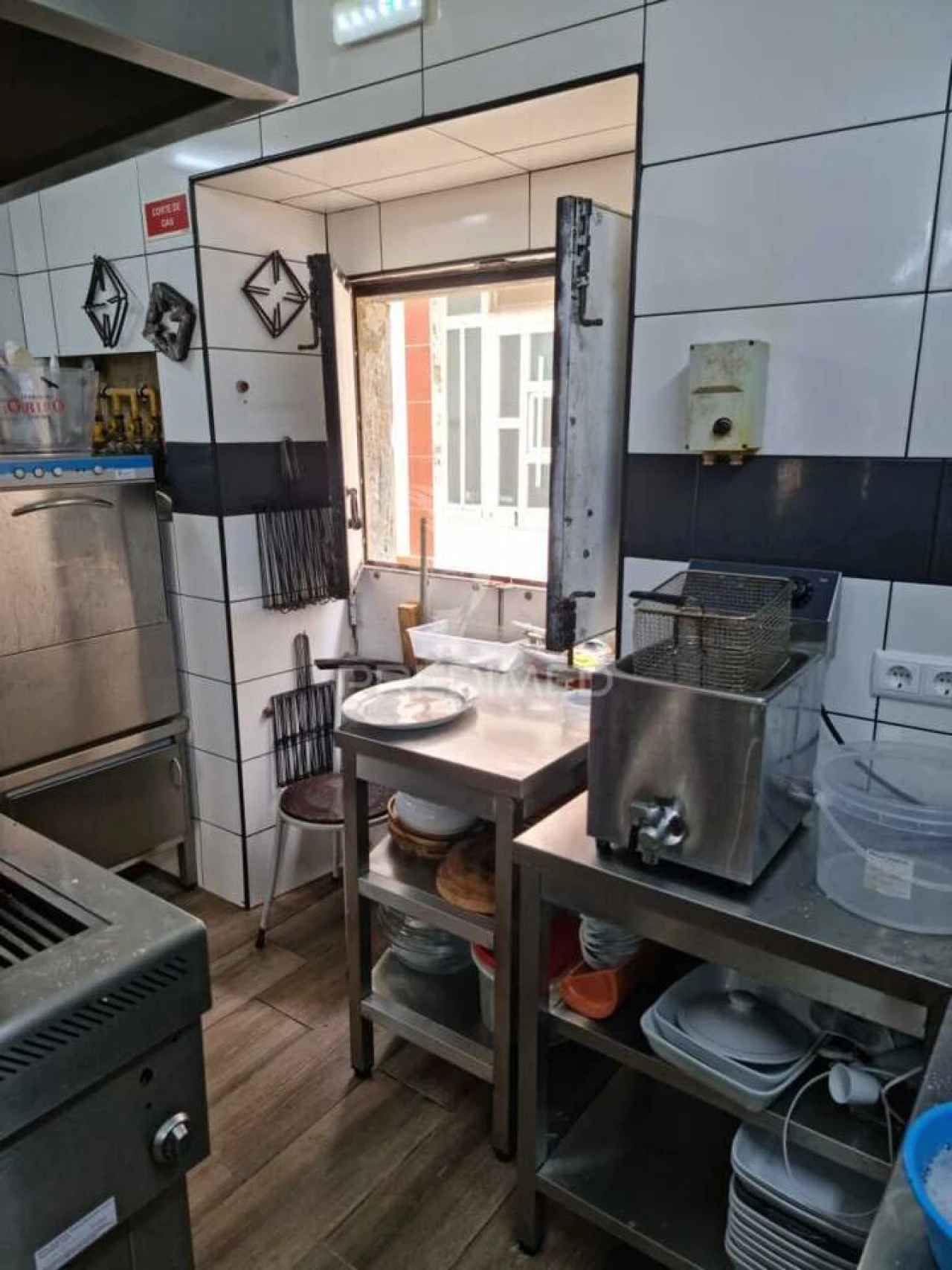 Loja para Trespasse em Olhão Foto 13