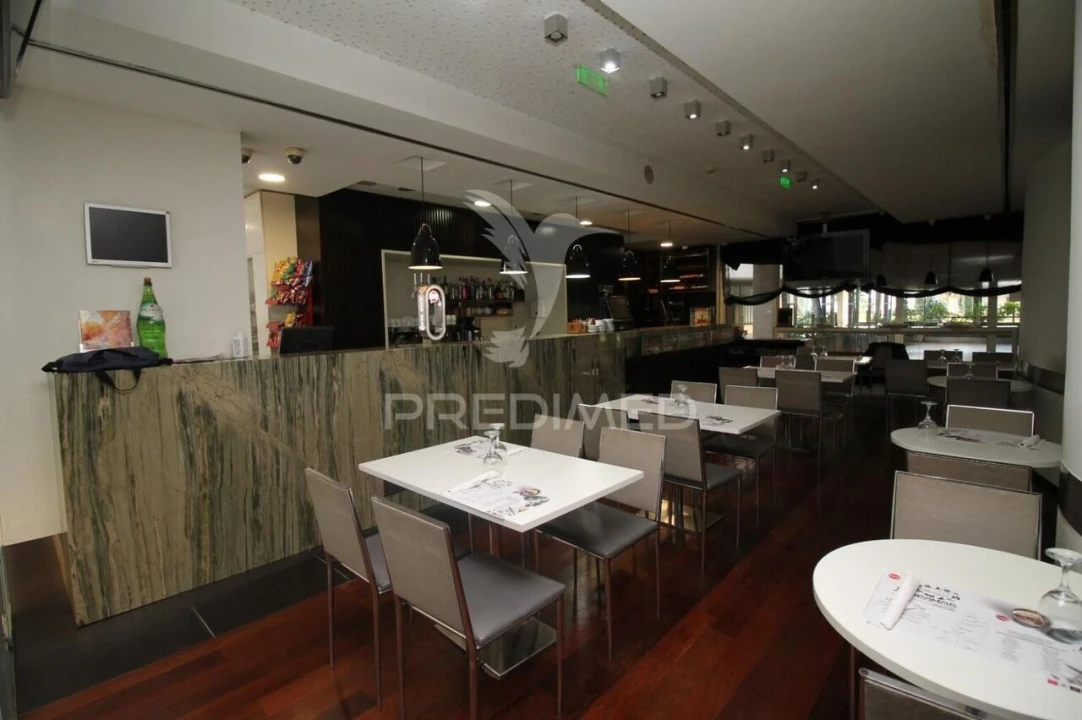 Loja para Trespasse em Braga (Maximinos, Sé e Cividade) Foto 8