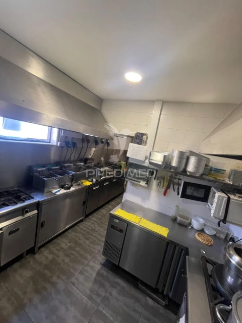 Loja para Trespasse em Milheiros