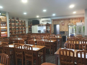 Loja para Trespasse em Milheiros