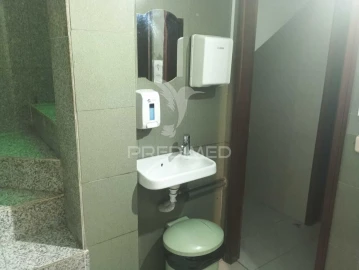 Loja para Trespasse em Milheiros