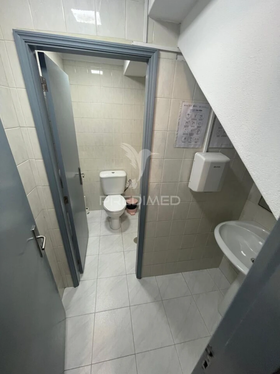 Loja para Trespasse em Milheiros Foto 21