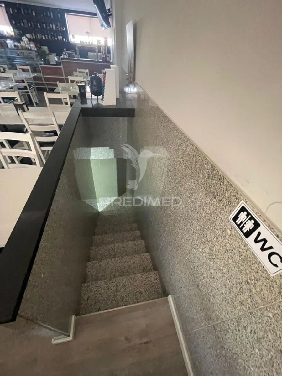 Loja para Trespasse em Milheiros Foto 22