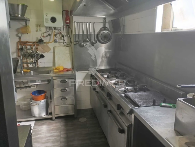 Loja para Trespasse em Milheiros Foto 15