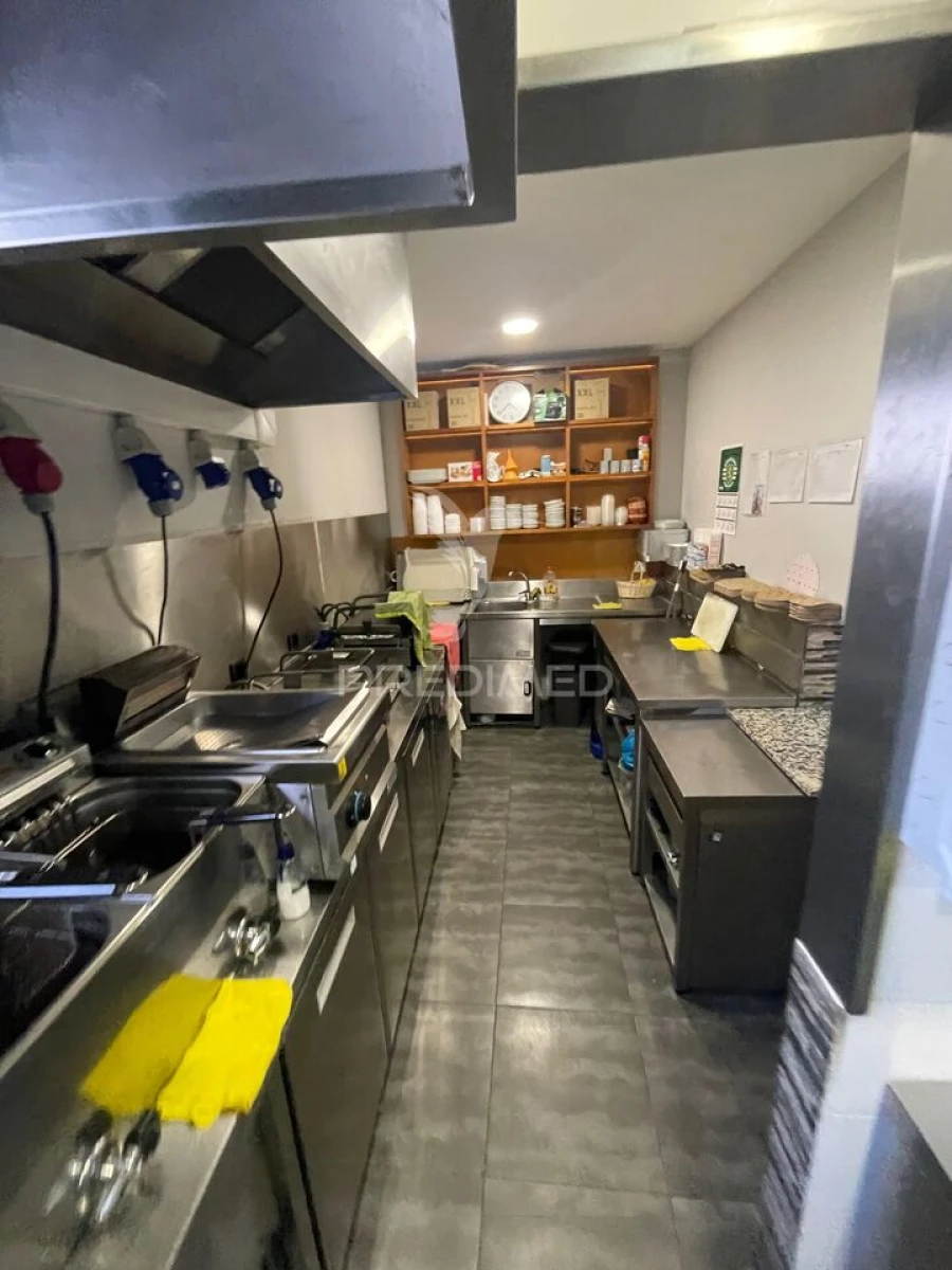 Loja para Trespasse em Milheiros Foto 17