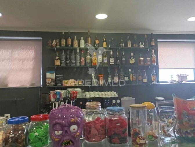 Loja para Trespasse em Milheiros Foto 10