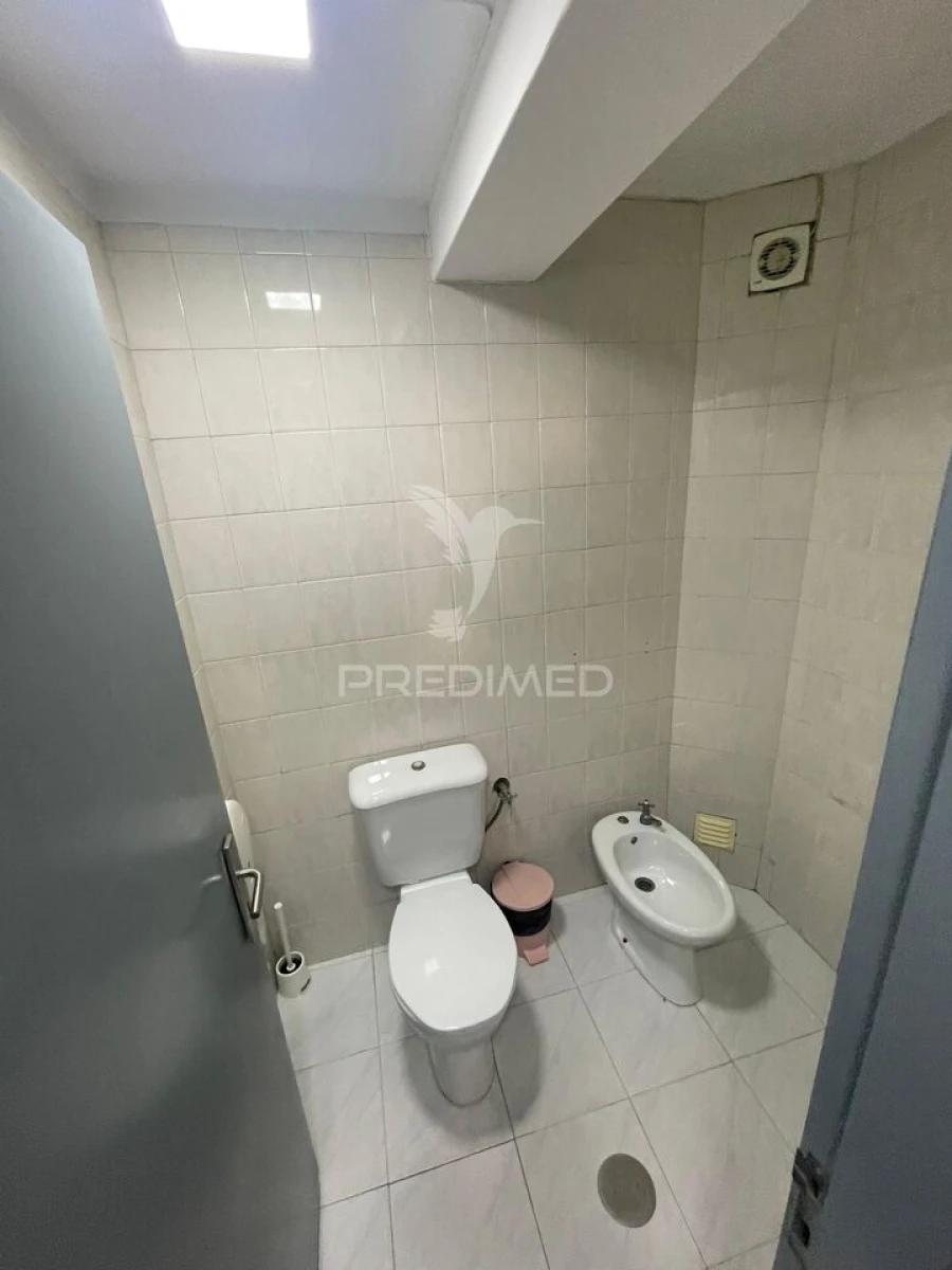 Loja para Trespasse em Milheiros Foto 20