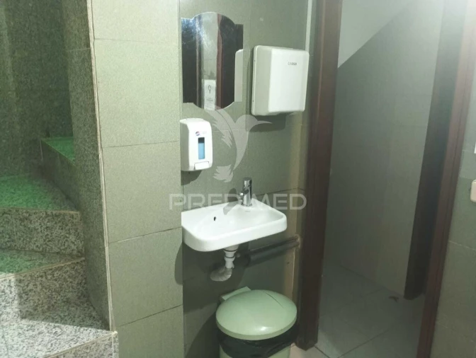 Loja para Trespasse em Milheiros Foto 19