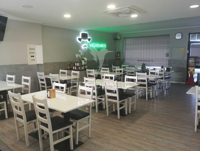 Loja para Trespasse em Milheiros Foto 6