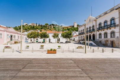 Loja para Trespasse em Santa Maria do Castelo e Santiago e Santa Susana
