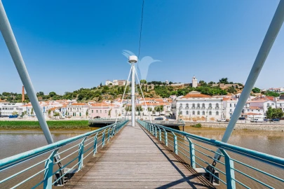 Loja para Trespasse em Santa Maria do Castelo e Santiago e Santa Susana