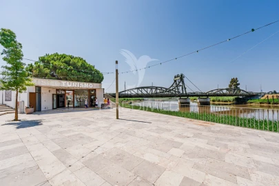 Loja para Trespasse em Santa Maria do Castelo e Santiago e Santa Susana