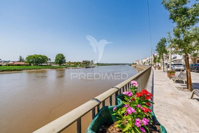 Loja para Trespasse em Santa Maria do Castelo e Santiago e Santa Susana