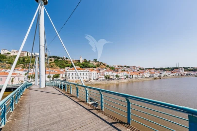 Loja para Trespasse em Santa Maria do Castelo e Santiago e Santa Susana