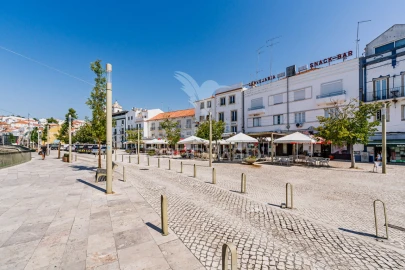 Loja para Trespasse em Santa Maria do Castelo e Santiago e Santa Susana