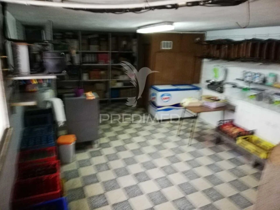 Loja para Trespasse em Santo António dos Cavaleiros e Frielas Foto 10