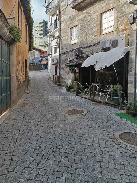 Loja para Trespasse em Peso da Régua e Godim