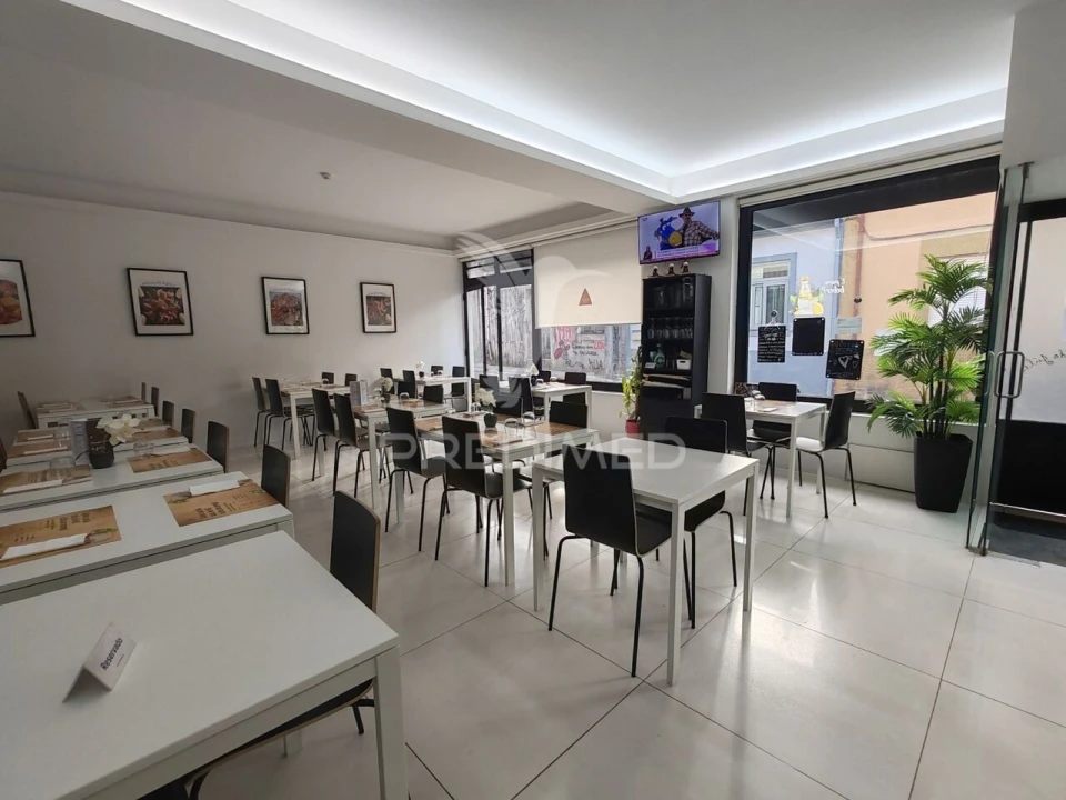 Loja para Trespasse em Santa Marinha e São Pedro da Afurada Foto 2