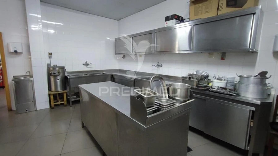 Loja para Trespasse em Serzedo e Perosinho Foto 5