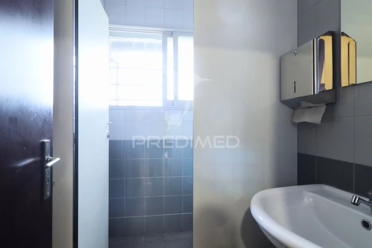 Loja para Trespasse em Cidade da Maia Foto 9