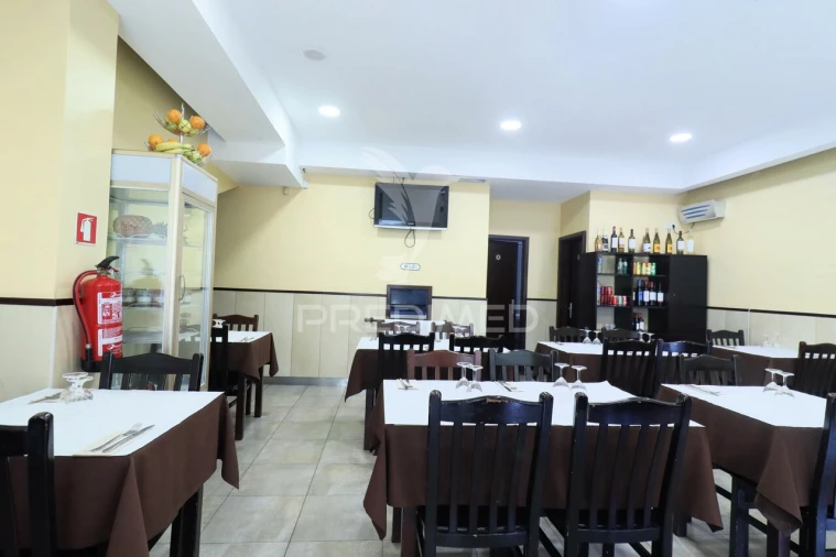 Loja para Trespasse em Cidade da Maia Foto 5