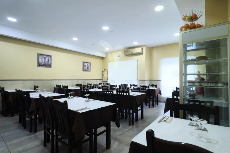 Loja para Trespasse em Cidade da Maia Foto 3