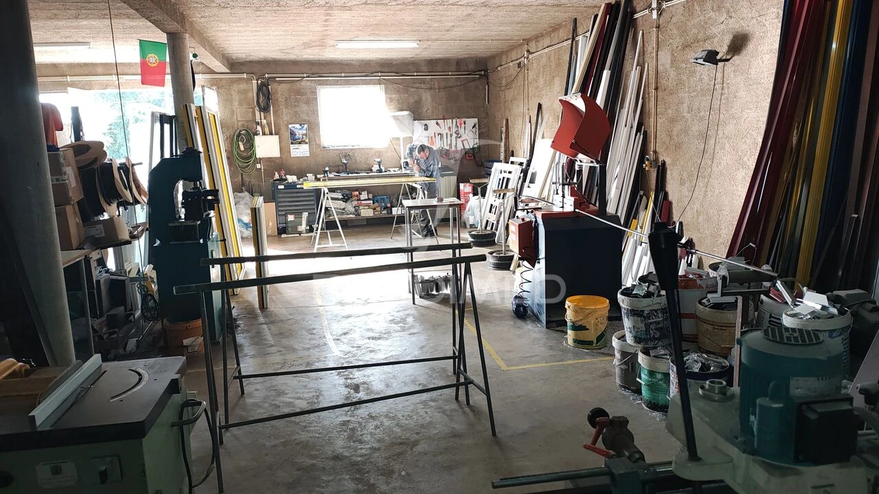 Armazém para Trespasse em Estômbar e Parchal Foto 7