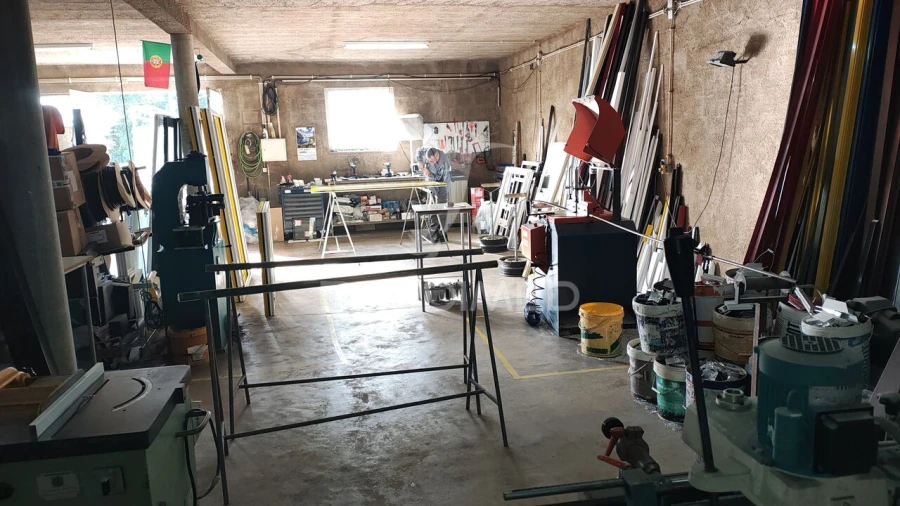 Armazém para Trespasse em Estômbar e Parchal Foto 7