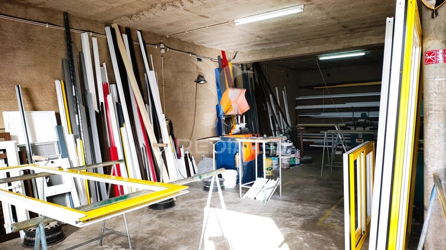 Armazém para Trespasse em Estômbar e Parchal Foto 2