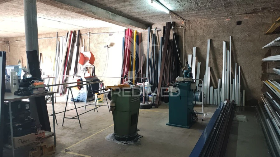Armazém para Trespasse em Estômbar e Parchal Foto 4