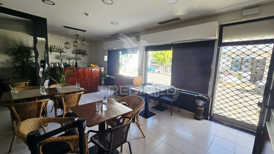 Loja para Trespasse em Lagoa e Carvoeiro Foto 8